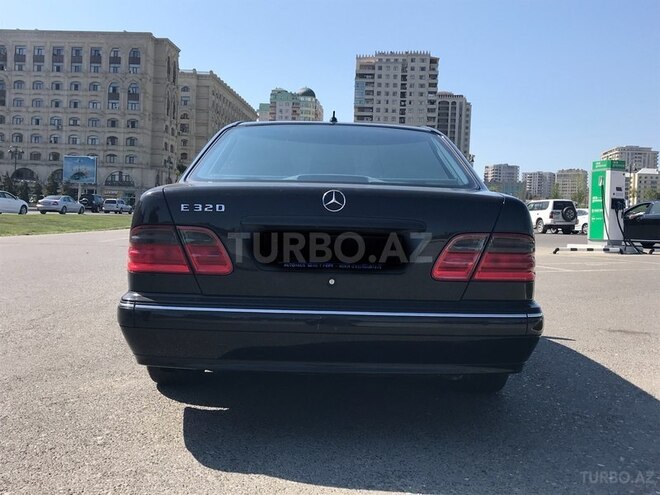 Mercedes E 320 2001, 298,000 km - 3.2 l - Bakı