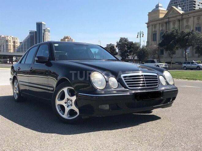 Mercedes E 320 2001, 298,000 km - 3.2 l - Bakı