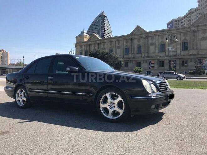 Mercedes E 320 2001, 298,000 km - 3.2 l - Bakı