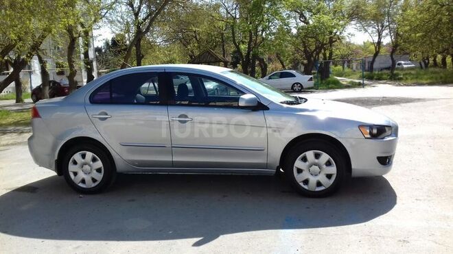 Mitsubishi Lancer 2009, 200,000 km - 2.0 l - Bakı