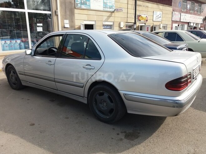 Mercedes E 220 2000, 280,000 km - 2.2 l - Beyləqan