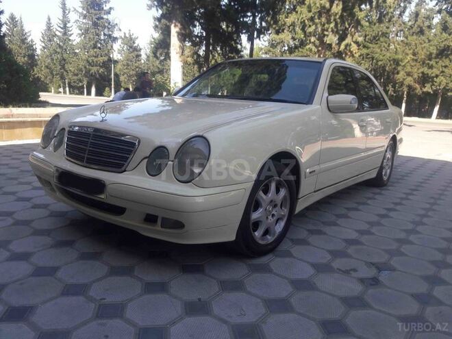 Mercedes E 220 2001, 290,000 km - 2.2 l - Ucar
