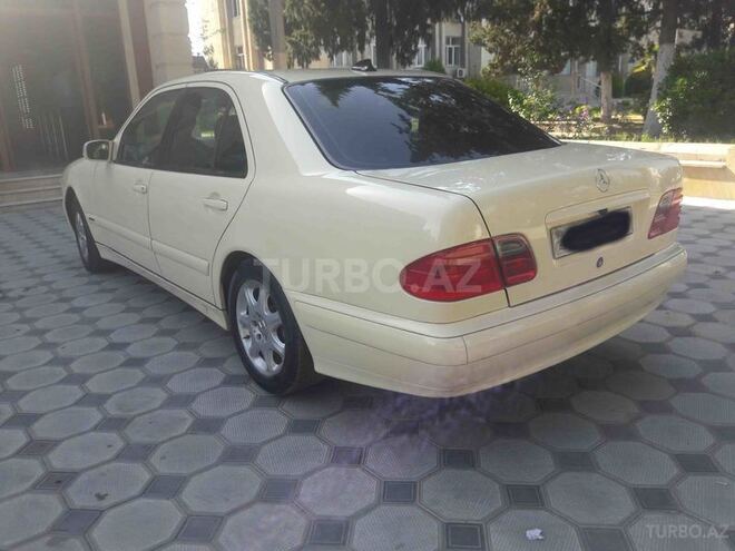 Mercedes E 220 2001, 290,000 km - 2.2 l - Ucar