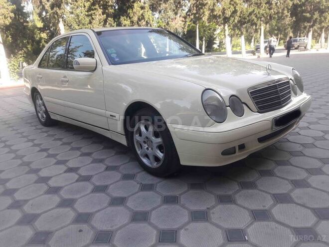 Mercedes E 220 2001, 290,000 km - 2.2 l - Ucar
