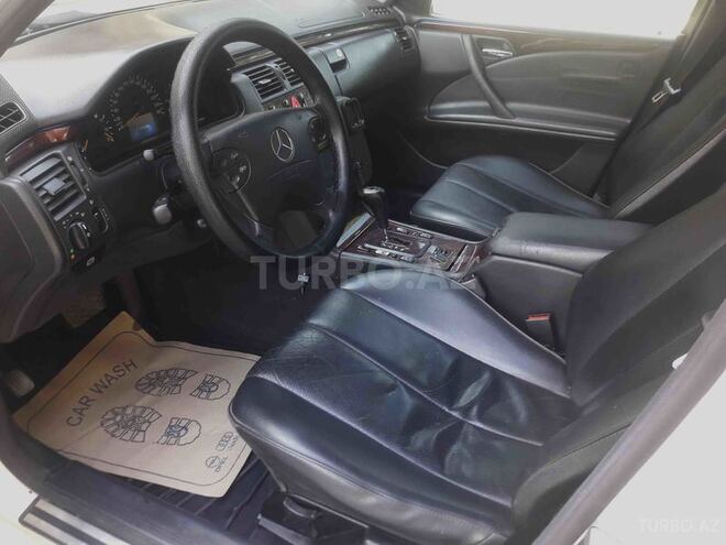 Mercedes E 220 2001, 290,000 km - 2.2 l - Ucar