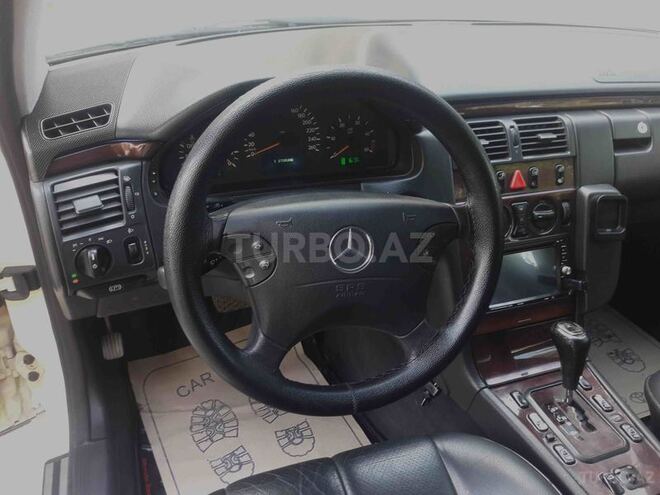 Mercedes E 220 2001, 290,000 km - 2.2 l - Ucar