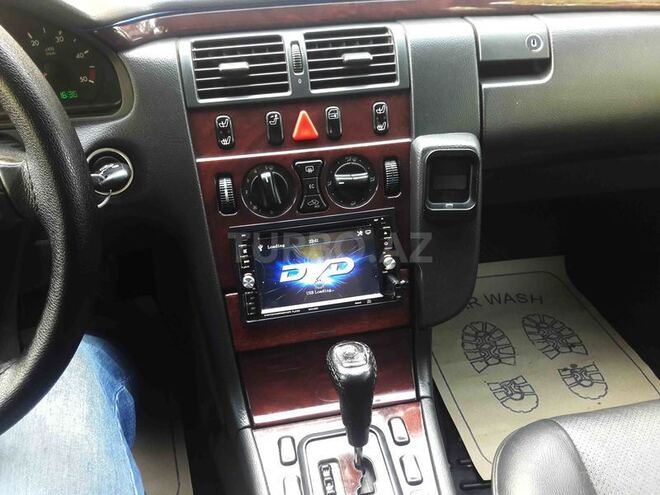Mercedes E 220 2001, 290,000 km - 2.2 l - Ucar
