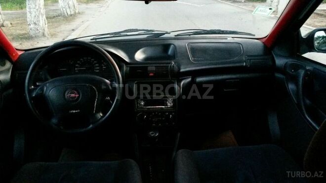 Opel Astra 1996, 299,000 km - 1.6 l - Sumqayıt