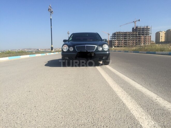 Mercedes E 240 2000, 270,000 km - 2.6 л - Sumqayıt