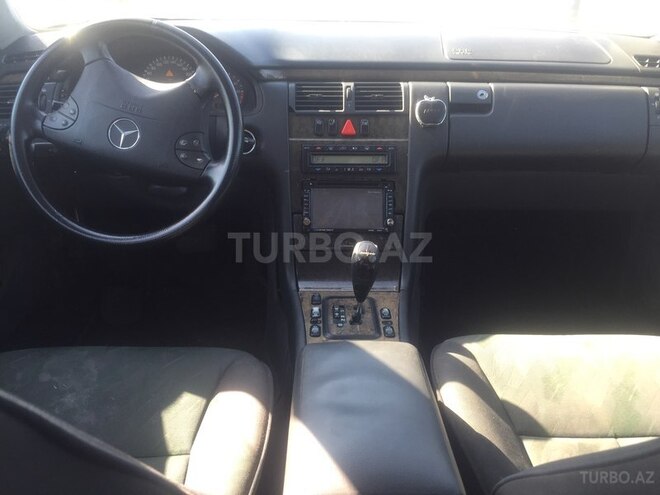 Mercedes E 240 2000, 270,000 km - 2.6 л - Sumqayıt