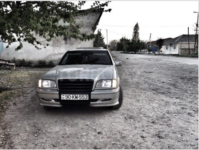 Mercedes A 180 1999, 30,000 km - 1.8 l - Quba