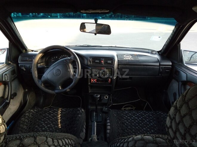 Opel Vectra 1995, 350,000 km - 2.0 l - Bakı