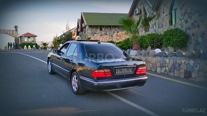 Mercedes E 220 2000, 397,800 km - 2.2 l - Bakı