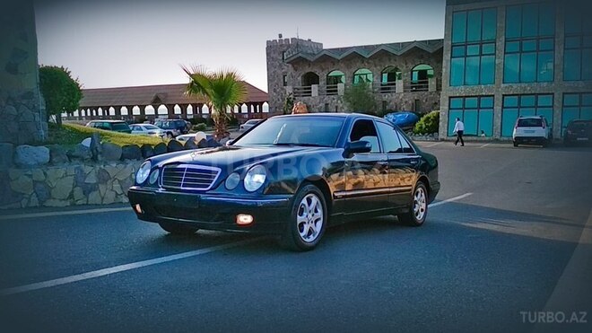 Mercedes E 220 2000, 397,800 km - 2.2 l - Bakı