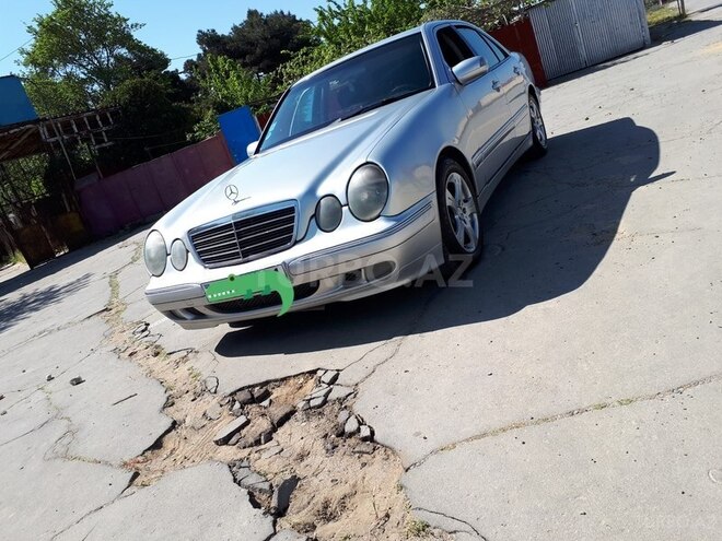 Mercedes E 220 1999, 290,000 km - 2.2 l - Xırdalan