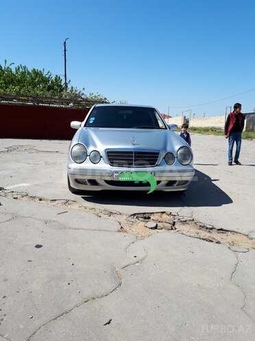 Mercedes E 220 1999, 290,000 km - 2.2 l - Xırdalan