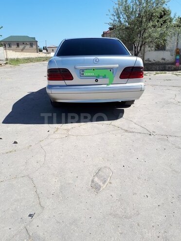 Mercedes E 220 1999, 290,000 km - 2.2 l - Xırdalan