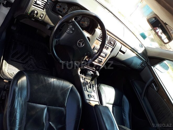 Mercedes E 220 1999, 290,000 km - 2.2 l - Xırdalan