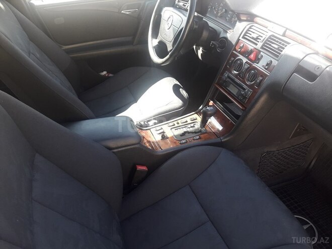 Mercedes E 240 1999, 282,600 km - 2.4 l - Gəncə