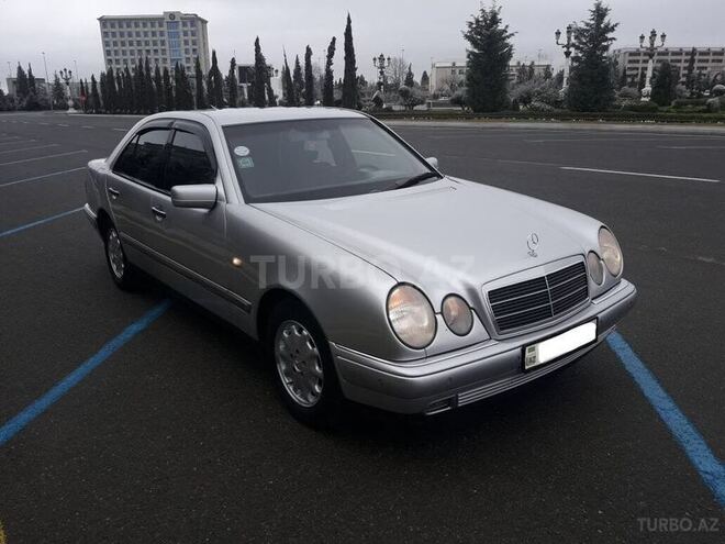 Mercedes E 240 1999, 282,600 km - 2.4 l - Gəncə