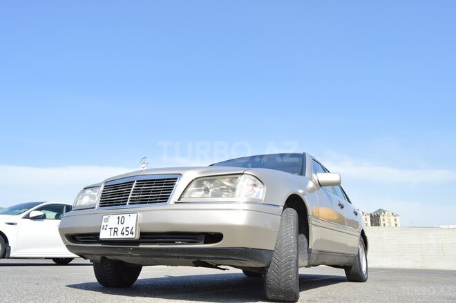 Mercedes C 220 1995, 238,000 km - 2.2 l - Bakı