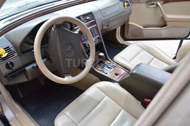 Mercedes C 220 1995, 238,000 km - 2.2 l - Bakı