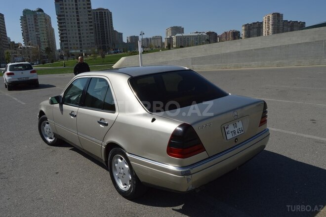 Mercedes C 220 1995, 238,000 km - 2.2 l - Bakı