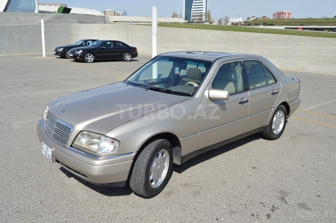 Mercedes C 220 1995, 238,000 km - 2.2 l - Bakı