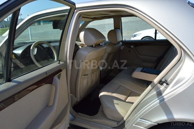 Mercedes C 220 1995, 238,000 km - 2.2 l - Bakı