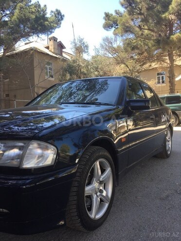 Mercedes C 230 1999, 245,000 km - 2.3 l - Sumqayıt