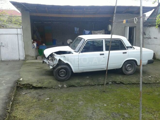 LADA (VAZ) 2107 2005, 150,000 km - 1.6 l - Qax