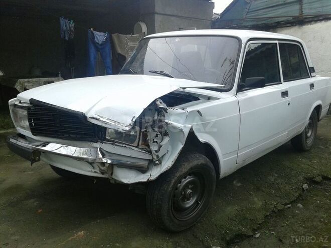 LADA (VAZ) 2107 2005, 150,000 km - 1.6 l - Qax
