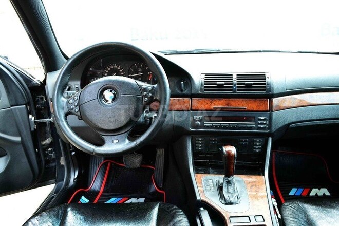BMW 528 2001, 263,000 km - 2.8 l - Bakı