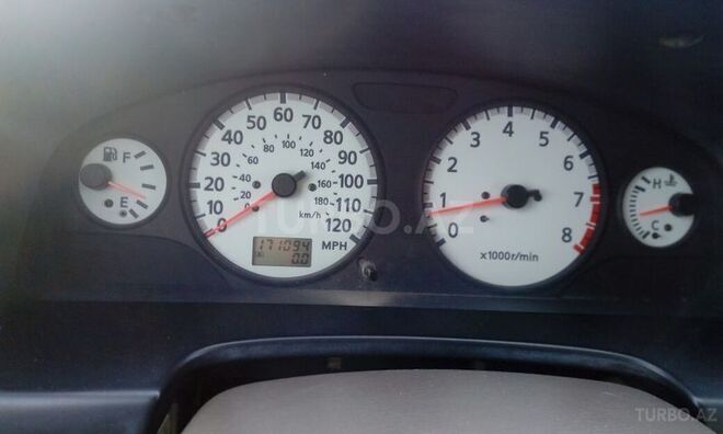 Nissan Pathfinder 2001, 170,000 km - 3.5 l - Bakı