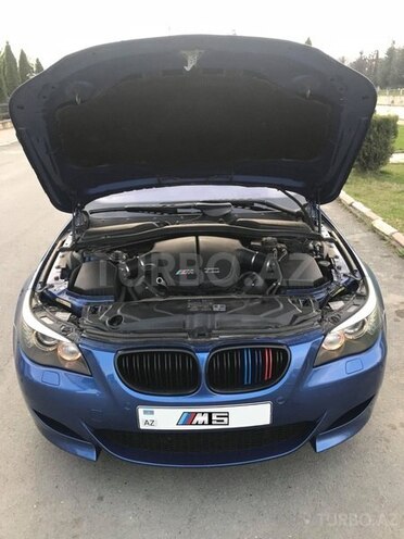 BMW M5 2006, 100,000 km - 5.0 l - Zaqatala