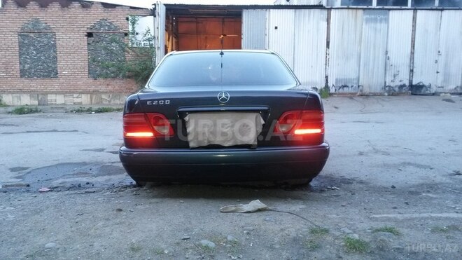 Mercedes E 200 1997, 420,000 km - 2.0 l - Gəncə
