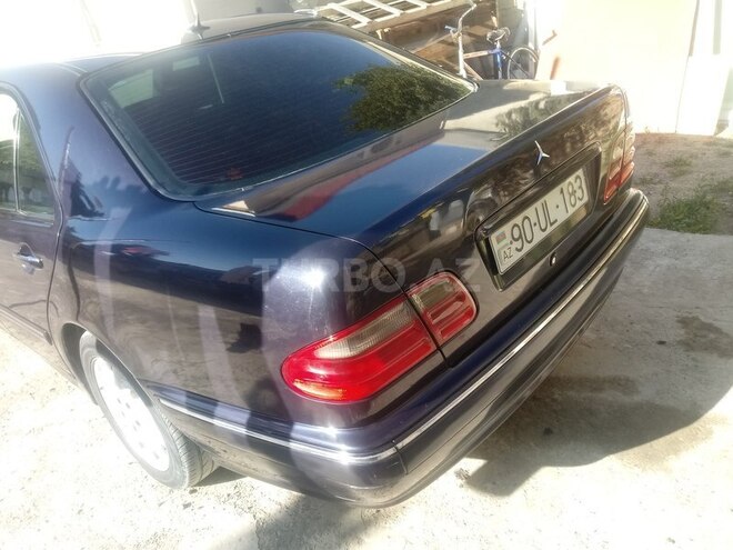Mercedes E 220 2001, 225,000 km - 2.2 l - Sumqayıt