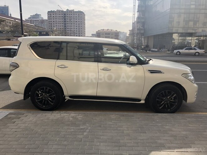 Nissan Patrol 2011, 252,370 km - 6.0 l - Bakı