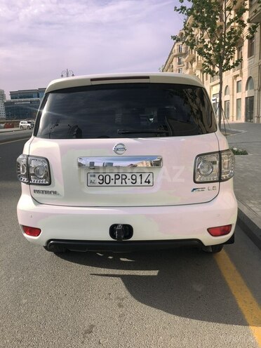 Nissan Patrol 2011, 252,370 km - 6.0 l - Bakı