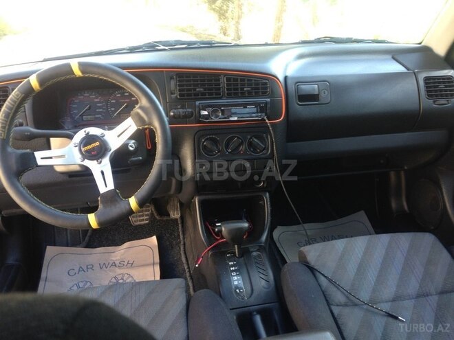Volkswagen Golf 1993, 280,000 km - 1.8 l - Bakı