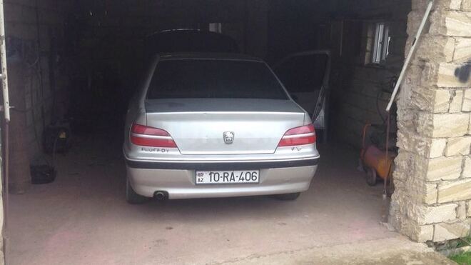 Peugeot 406 2002, 300,000 km - 2.0 l - Bakı