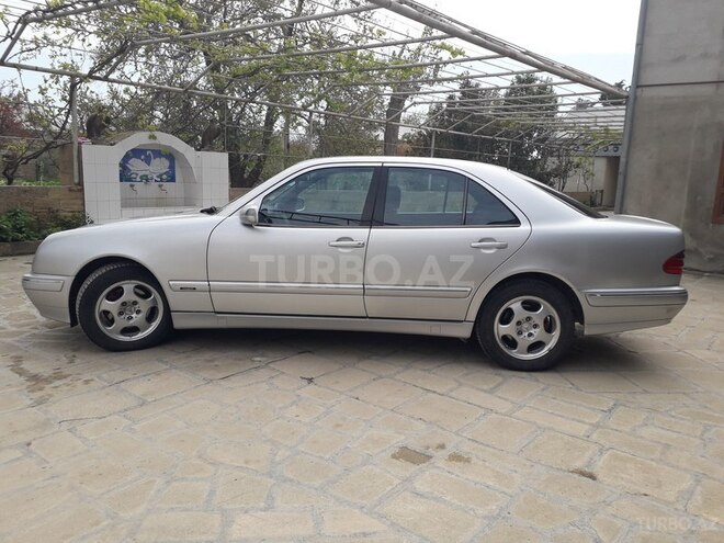 Mercedes E 270 2001, 261,000 km - 2.7 l - Bakı