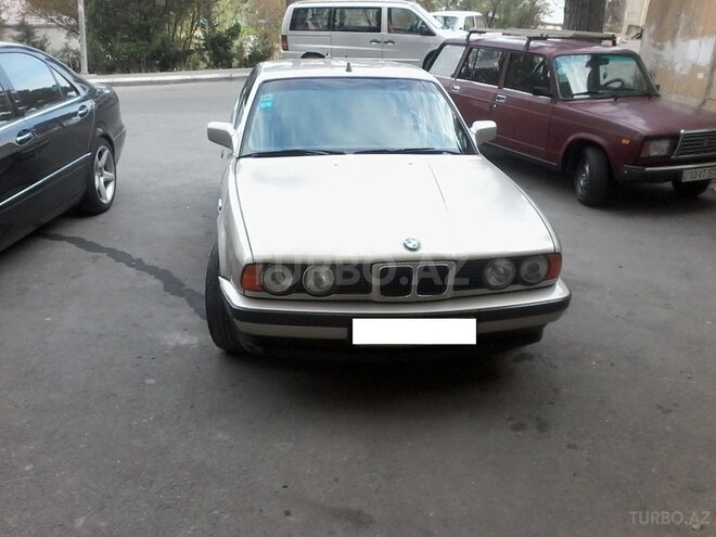 BMW 520 1989, 230,000 km - 2.0 l - Bakı