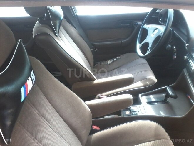 BMW 520 1989, 230,000 km - 2.0 l - Bakı