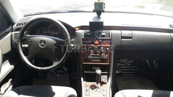 Mercedes E 240 2000, 201,000 km - 2.6 l - Bakı