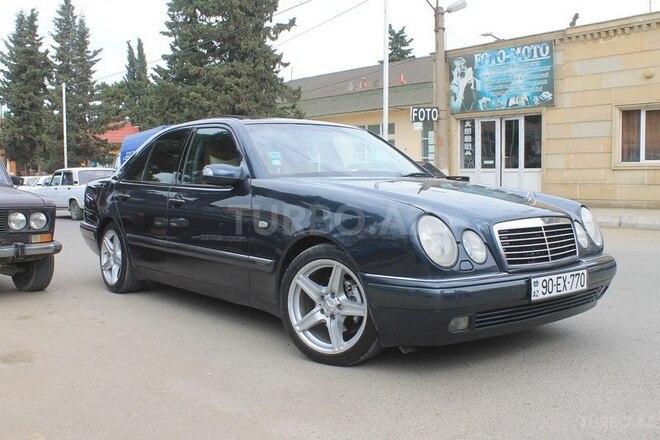 Mercedes E 240 1998, 210,000 km - 2.4 л - Tovuz