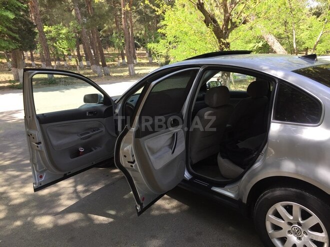 Volkswagen Passat 2003, 177,000 km - 1.8 л - Sumqayıt