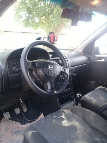 Opel Astra 2000, 438,000 km - 0.2 l - Salyan