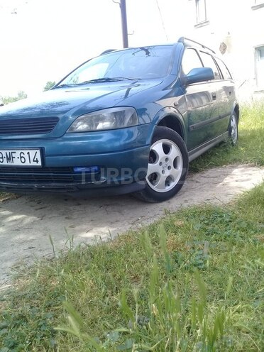 Opel Astra 2000, 438,000 km - 0.2 l - Salyan
