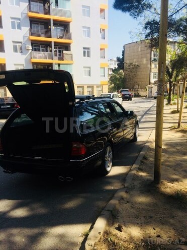 Mercedes E 240 1999, 311,000 km - 2.6 l - Bakı